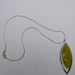 Elegant Silver and Yellow Pendant Necklace